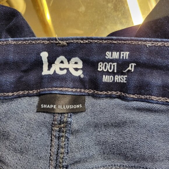 Lee Size 10 Dark Wash Denim Blue Slim Fit Boot Cut Mid Rise Classic Jeans - Picture 8 of 10